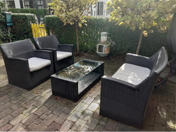 Gebruikte loungeset met kussens in Linschoten Tuin en Terras, Huisjes