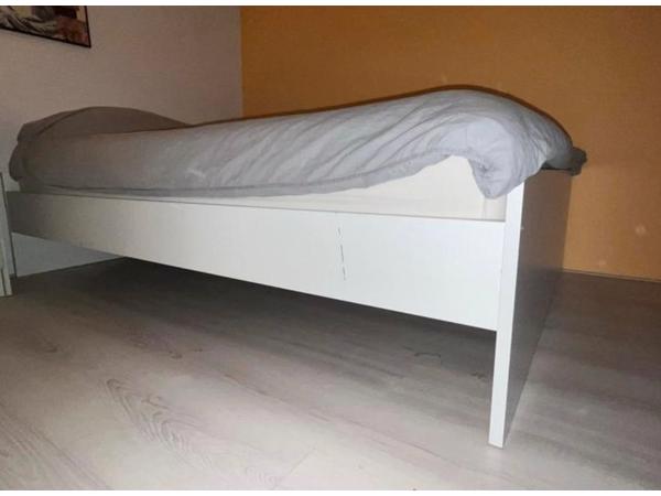 Gratis bed 140x200 - zaterdagochtend ophalen!