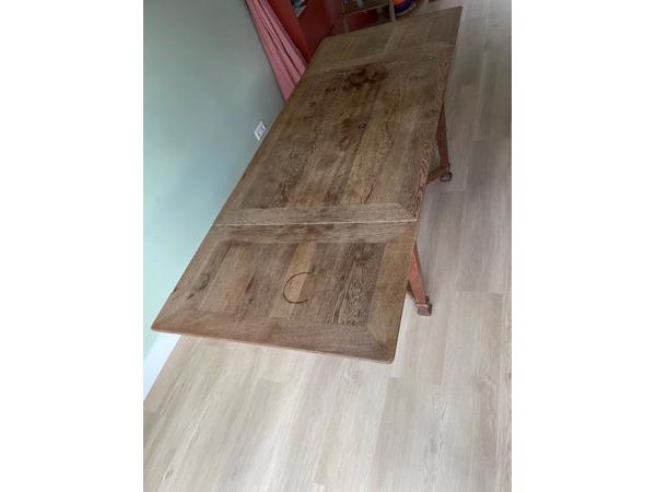 Houten eettafel