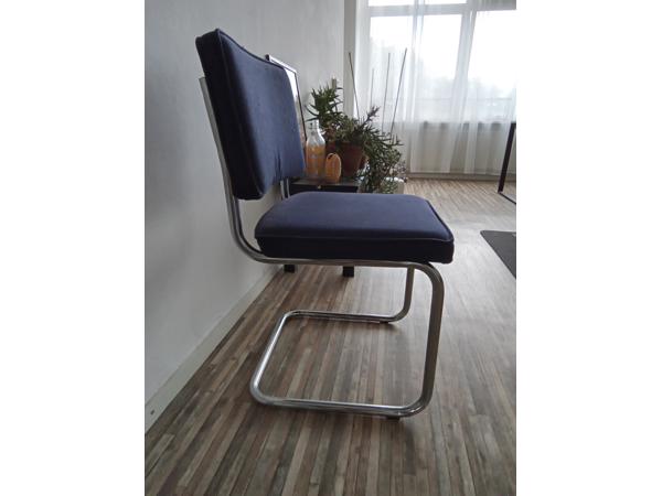 Gratis twee stoelen