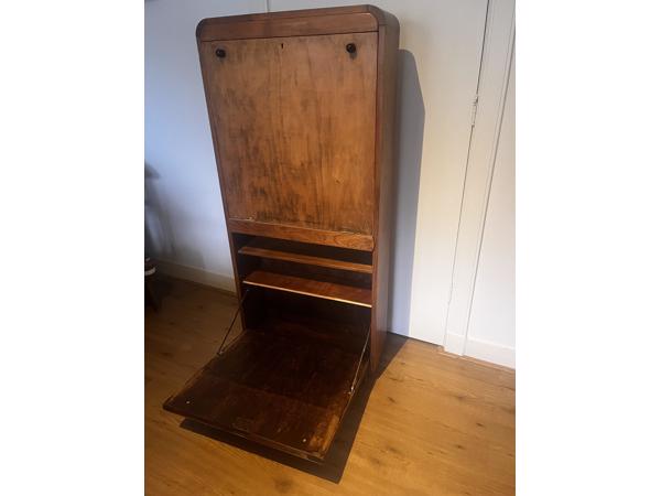 Hangkastje met bureaublad