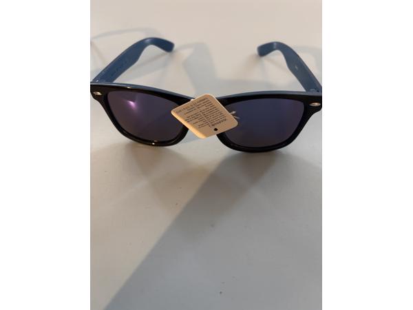 Zonnebril peuter kleuter kind  blauw montuur cat 3