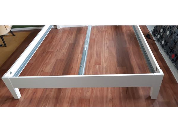 Gratis Bed frame
