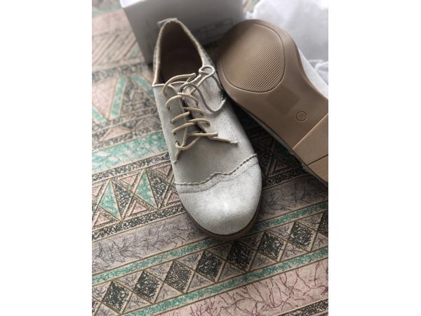 3 paar in doos nieuwe mooie klassieke veter merk schoenen