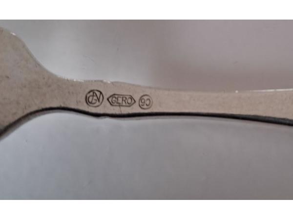 Oude Gero 90 verzilverde geboortebeker met bestek.