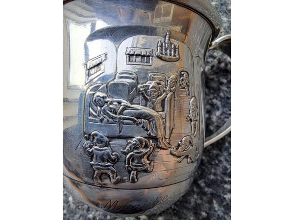 Oude Gero 90 verzilverde geboortebeker met bestek.