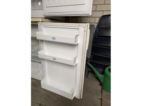 Koelkast tafelmodel voor in schuur (85 hoog x 55 br x 60,5 diepte)