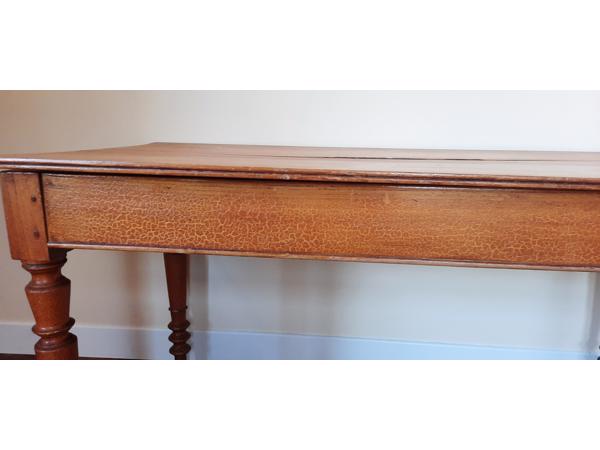 Antiek bakkerstafel met rijsbak