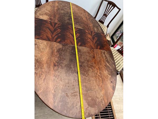 Eikenhouten tafel - uitschuifbaar