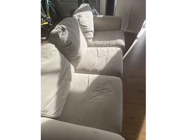 2 heerlijke IKEA banken en 1 stoel