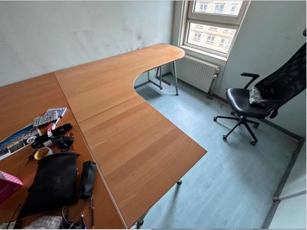 Verstelbaar bureauhoek met computertoren ophanging (rechts)