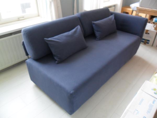 blauwe 2-zitsbank met 1 armleuning Ikea