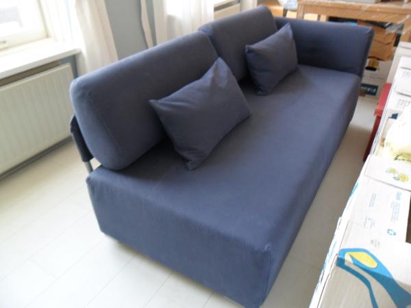 blauwe 2-zitsbank met 1 armleuning Ikea