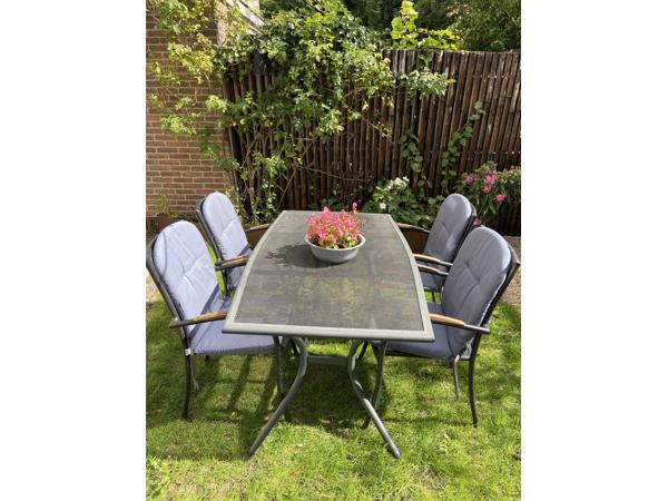 Tafel voor buiten. 6 persoons