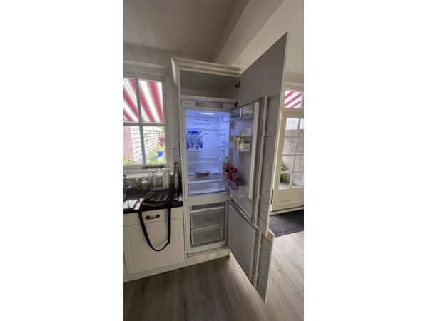 Nette keuken met marmer blad