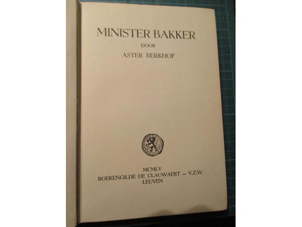 Aster Berkhof  -  Minister Bakker