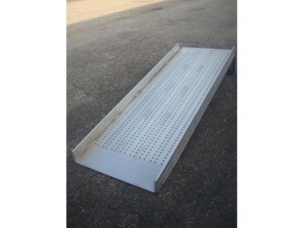 Oprijplaat Altec Drempelhulpen Oprijplaten Rampe