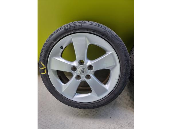 17 inch originele velgen & winterbanden Toyota Auris E15