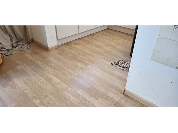 Laminaatvloer, +/- 30-40 m2