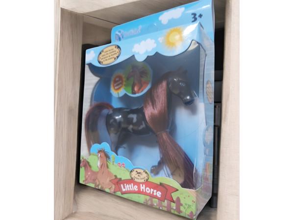 LG Little horse speelpaard zwart grijs bruine haren camoufla