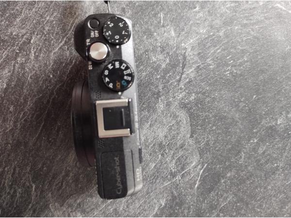 Sony camera DSC HX60 met veel accessoires in doos