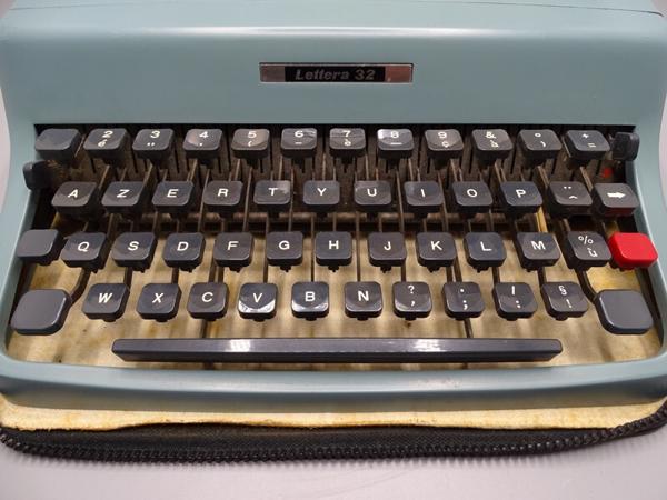 Olivetti Lettera 32