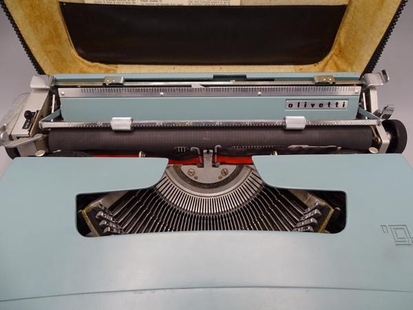 Olivetti Lettera 32
