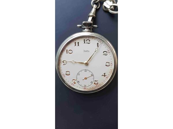 Zilveren ZentRa zakhorloge, met ketting niet werkend