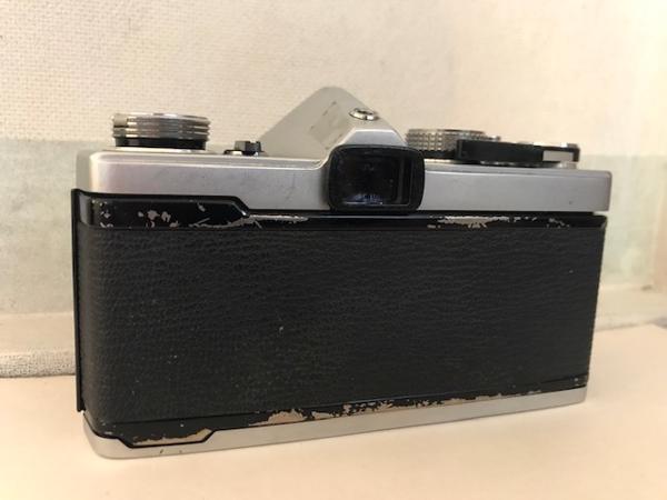 Ik ben op zoek naar analoge/digitale camera's en toebehoren (defect/werkend). Dit voor hobby/reparatie/verzameling