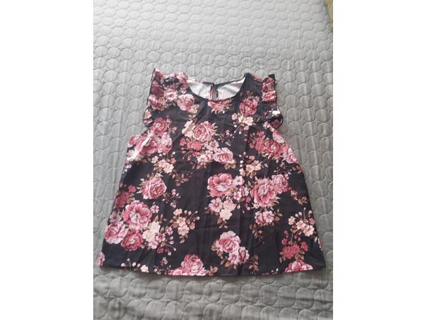 mouwloos luchtig shirt bloemen L