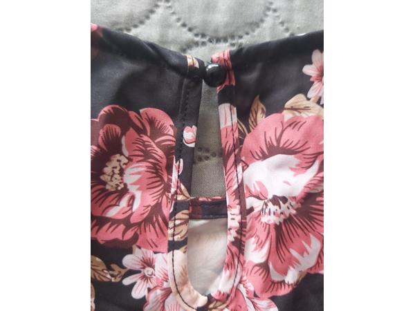 mouwloos luchtig shirt bloemen L