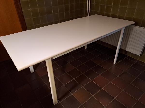 Moderne keukentafel