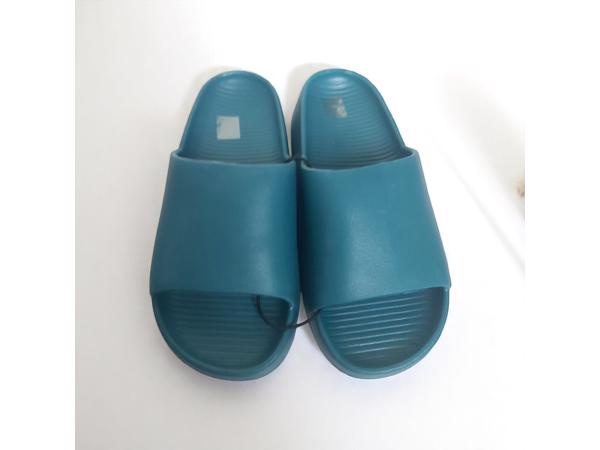 Heren slippers effen groen 41