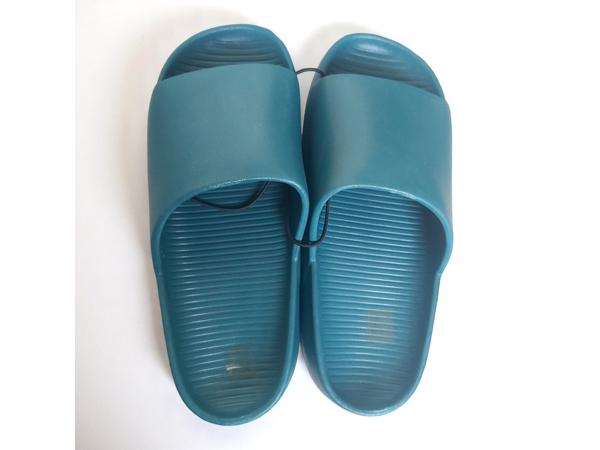 Heren slippers effen groen 41