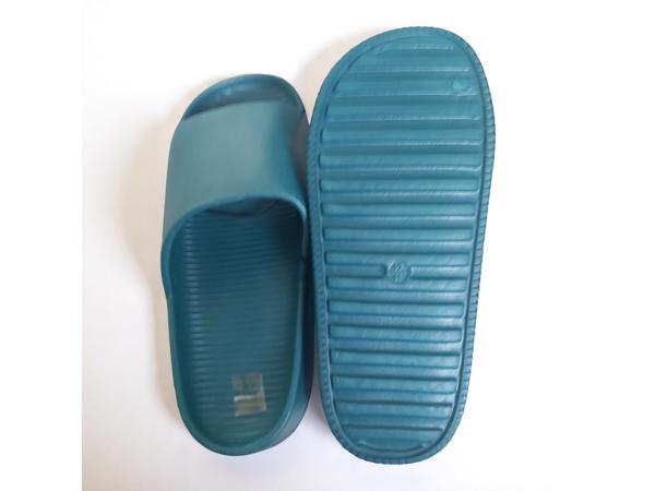 Heren slippers effen groen 41