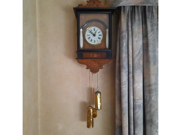 Authentiek houten wandklokje