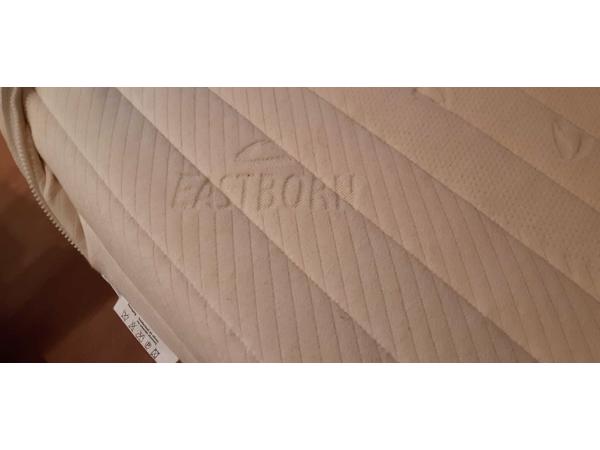 EASTBORN SCHUIM MATRAS 80 BREED