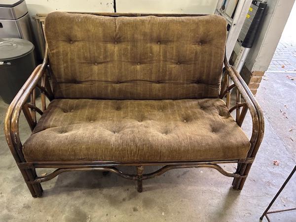 Rotan bankje met kussen