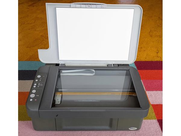 Kleurenprinter, kopieerapparaat en flatbedscanner in één