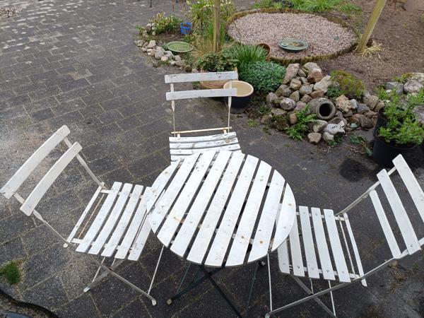 Houten Bistro Setje in redelijke staat.