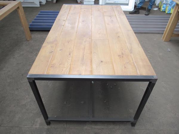 Goedkope mooie eiken tafels in de aanbieding