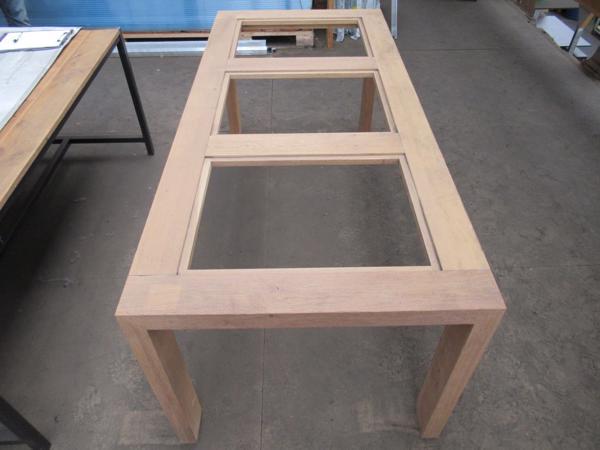 Goedkope mooie eiken tafels in de aanbieding