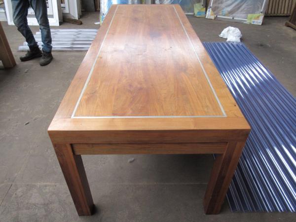 Goedkope mooie eiken tafels in de aanbieding