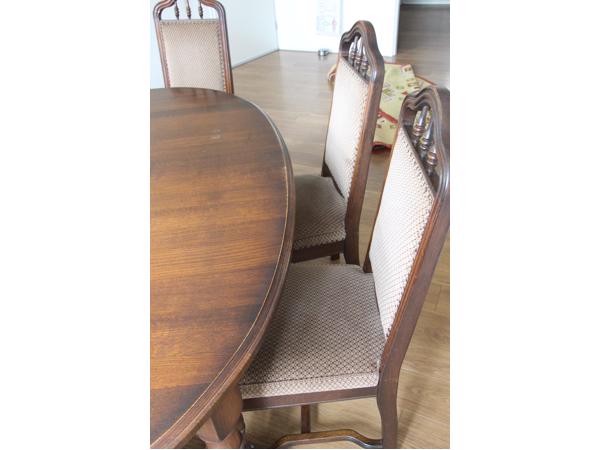 Eetkamertafel + zes stoelen (massief eiken)