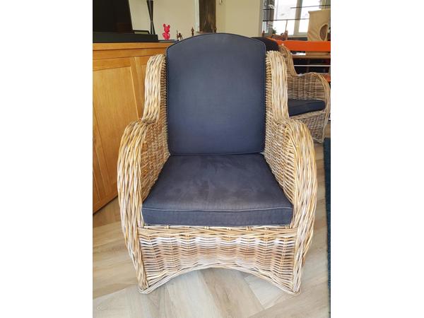 2 Rotan fauteuils en footstool