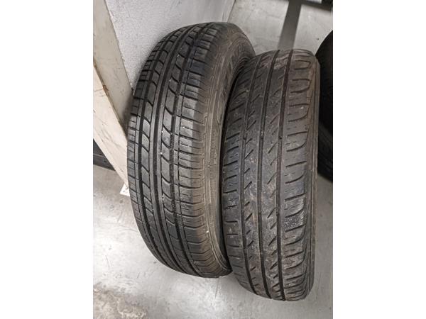 Banden 155/80R13 nette banden kunnen nog een ronde mee .....