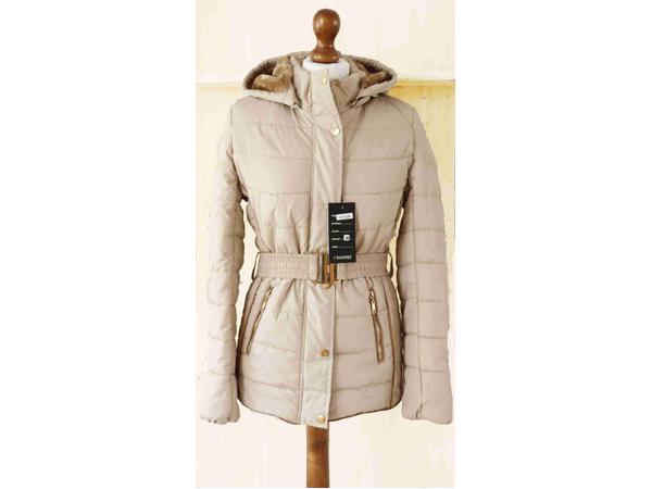 Winterjas met afneembare capuchon, beige, Maat M (nieuw)