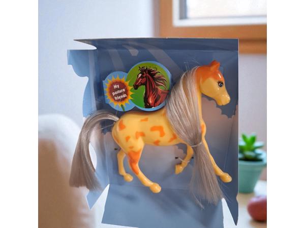 Little horse speelpaard geel oranje grijze haren camouflage
