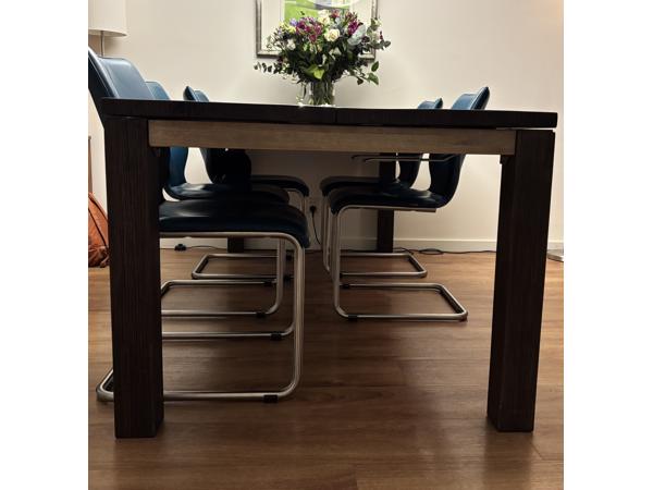 Donkerbruine eettafel – 6p - stevig en sfeervol