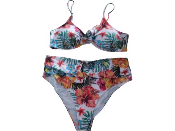 3 delig bikini set wit bloemen XXL